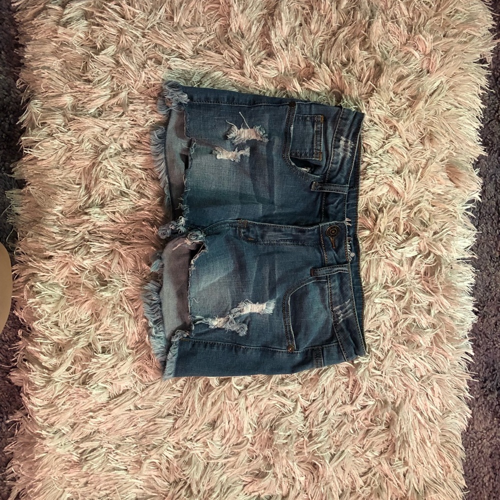 Lightly ripped jeans